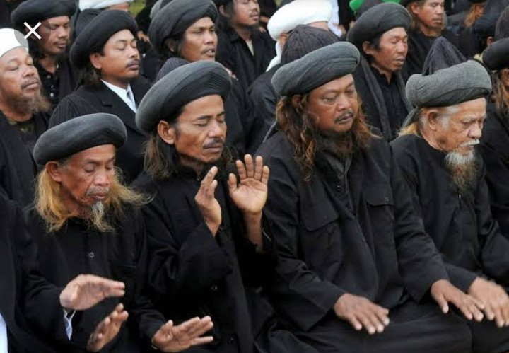 Menelusuri di Balik Rambut Pirang, Memakai Celak dan Metode Awal Ramadhan Jemaah An-Nadzir Gowa