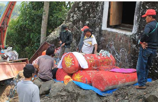 Mengintip Budaya Timur Indonesia