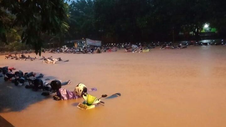 Jakarta Banjir, Pengamat Politik, Dedi Kurnia Syah Nilai Anies Baswedan Seperti Tokoh Agama
