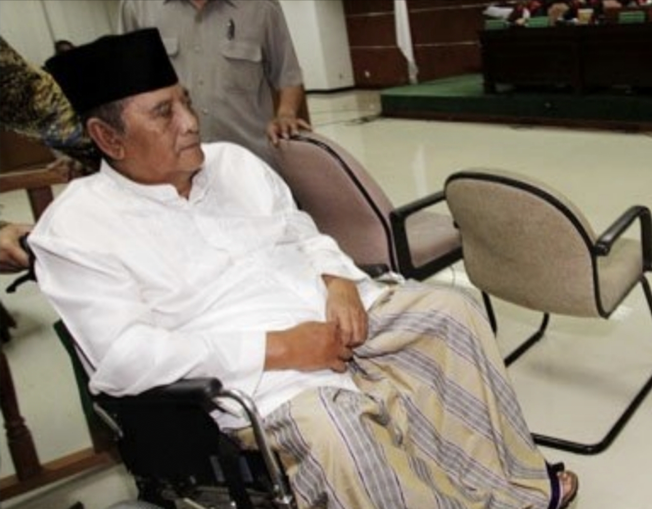 Innalillahi, Pengasuh Pesantren Krapyak KH. Atabik Ali Wafat