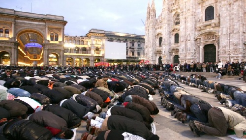 Subhanallah, 70 Ribu Warga Italia Berbondong-bondong  Masuk Islam