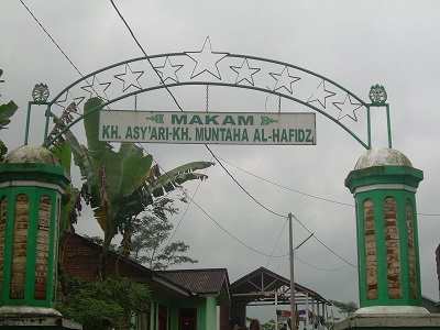 Wisata Religi dan Bertawassul di Makam KH.R. Muntaha Al Hafidz Wonosobo