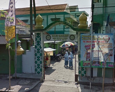 Wisata Religi dan Berdoa di Makam KH Sholeh Qosim Sidoarjo