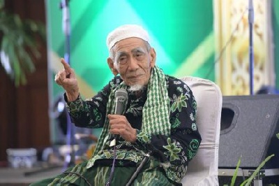 Mbah Maimoen Wali Allah