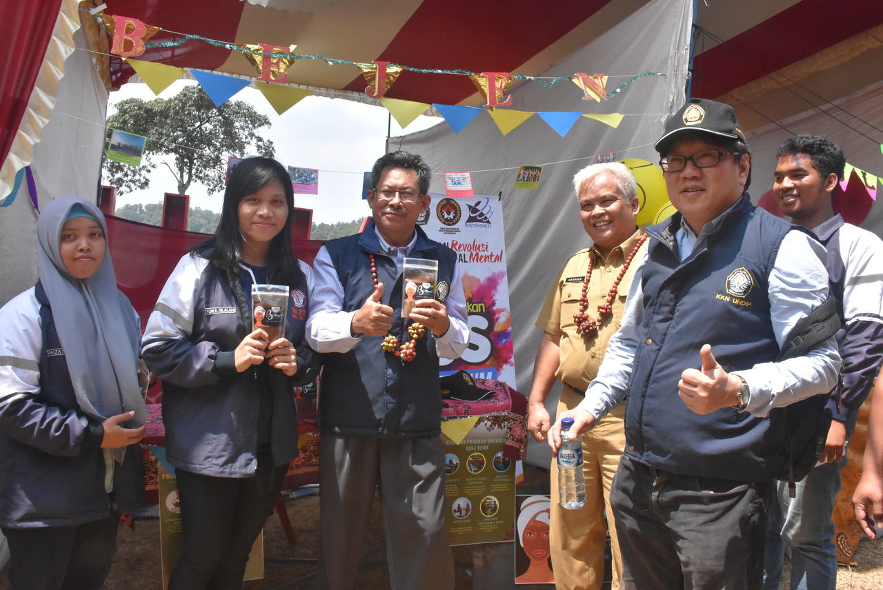 Tingkatkan Nilai Jual, Mahasiswa Undip  Ciptakan Masker dari Kopi 