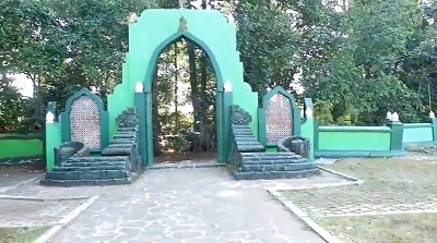 Wisata dan Ziarah di Makam Habib Abu Bakar Bin Thoha Bin Yahya Pekalongan