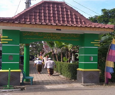 Wisata Ziarah dan Bertawassul di Makam KH Chasbullah Badawi Cilacap