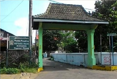 Wisata Religi dan bertawassul di Makam KH Masykur Malang