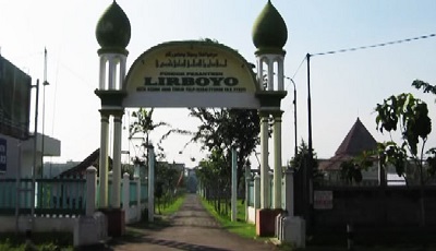 Wisata Rohani dan Berdoa di Makam KH. Mahrus Ali Kediri