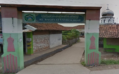 Wisata Ziarah dan Berdoa di Makam KH. Ma’mun Nawawi Bekasi