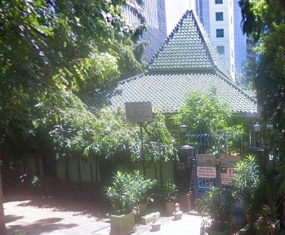 Wisata Religi dan Berdoa di Makam Keramat Guru Mughni Jaksel