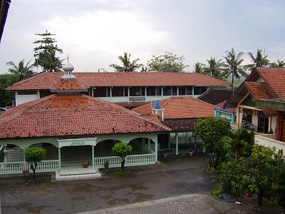 Wisata Ziarah dan Bertawassul di Makam KH Syamsuri Dahlan Brabo