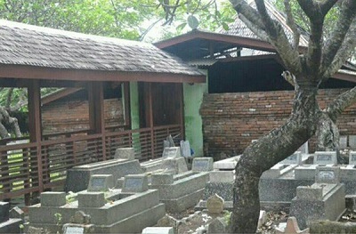 Lintas Ziarah dan Bertafakkur di Makam Mbah Panggung Tegal