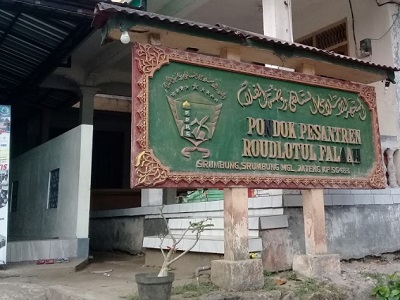 Lintas Rohani dan Berdoa di Makam K.H. Djazuli Magelang