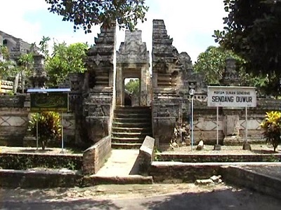 Safari Religi dan Bertawassul di Makam Sunan Sendang Duwur Lamongan