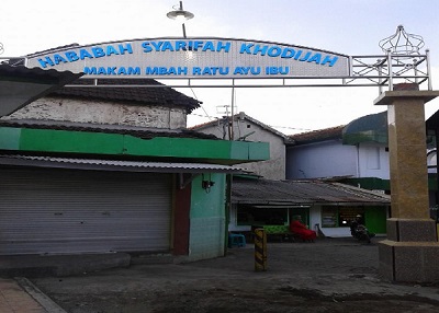 Wisata Religi dan Bertawassul di Makam Syarifah Khodijah Pasuruan