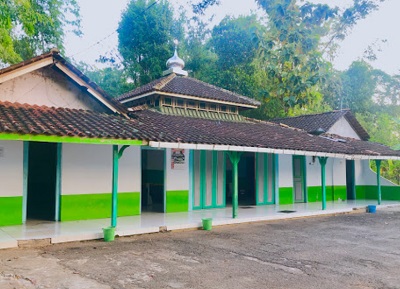 Wisata dan Ziarah di Makam Syeik Muhammad Hendro Kusumo Pati