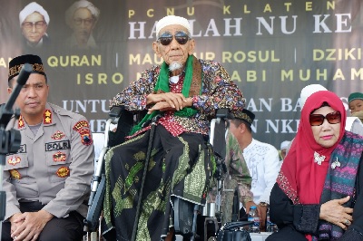 Mbah Moen: Jangan Sampai NU Bukan Nasionalis, Harus Cinta Kepada Bangsa