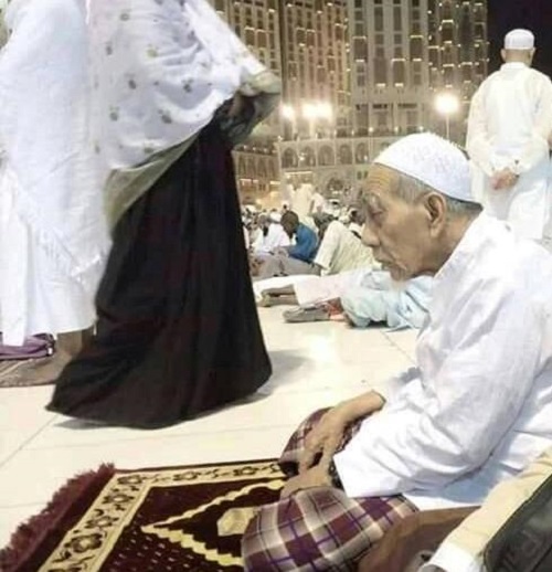 Kisah Mbah Moen Tertular Kebaikan Imam Syadzily saat Ziarah ke Makamnya