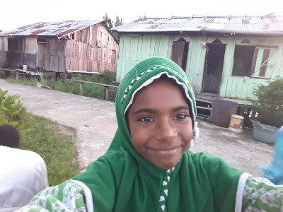 Naila, Irwan dan Riawan Siswa Berprestasi di Madrasah Al-Ibriz Iru Nigeiyah Suku Kokoda Papua