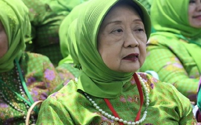 Biografi Nyai Hj. Aisyah Hamid Baidlowi
