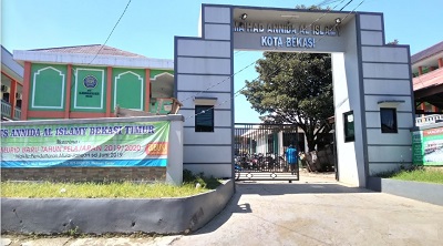 Wisata Religi dan Berdoa di Makam KH Muhajirin Bekasi