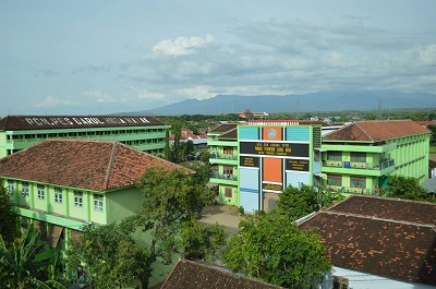 Pesantren Darul Huda Mayak Ponorogo