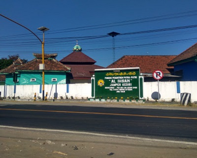 Pesantren Al Ihsan Jampes Kediri