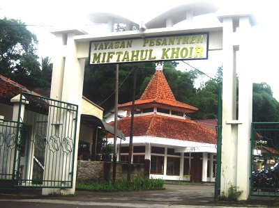 Pesantren Mahasiswa Miftahul Khoir Bandung