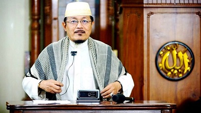 Biografi Prof Dr KH Ahmad Zahro, MA