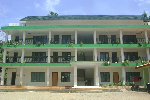 Pesantren Darul Ma arif Banyuputih Batang