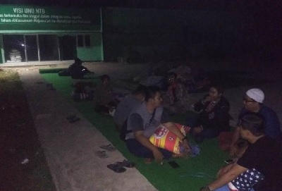 Lombok Kembali Diguncang Gempa, Para Relawan NU Peduli Memilih Berjaga di Halaman Gedung