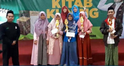 4 Santri Nurul Jadid Pulang dengan Kantongi Juara di Musabaqoh Kitab Kuning Zona Tiga Tingkat Jatim