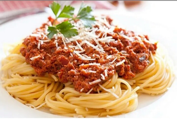 Spaghetti Saus Rica Ayam Bisa Jadi Teman 'Santai' Malam Ini