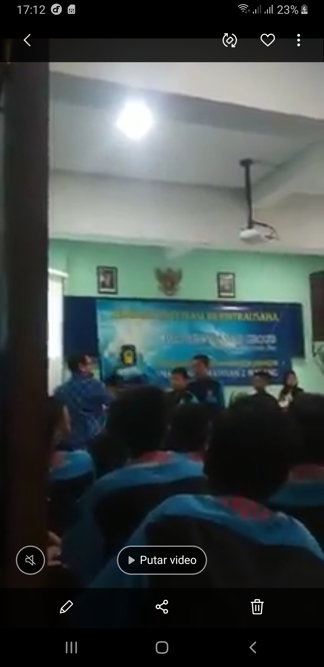 Viral, Motivator Tampar Siswa SMK Saat Seminar Motivasi Berwirausaha