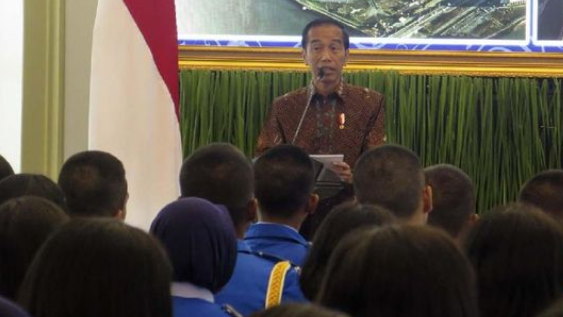 Siswa SMA Taruna Nusantara Diminta Presiden Jokowi Berani Lawan Hoax