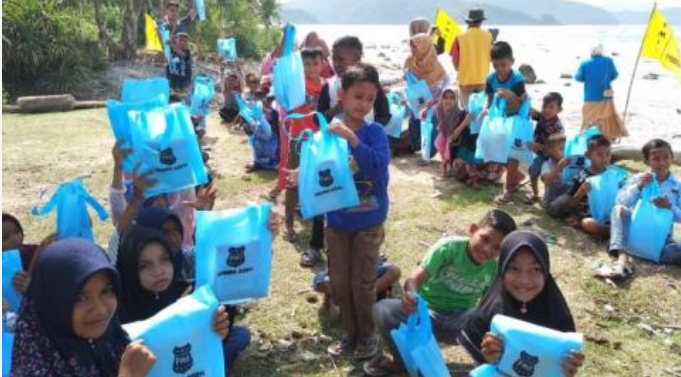 Patut Ditiru, PMII Gelar Baksos di Taman Bacaan Anak Pantai