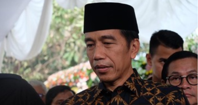 Presiden Jokowi : Siapa Pun Presidennya Tak Mungkin Berani Larang Azan