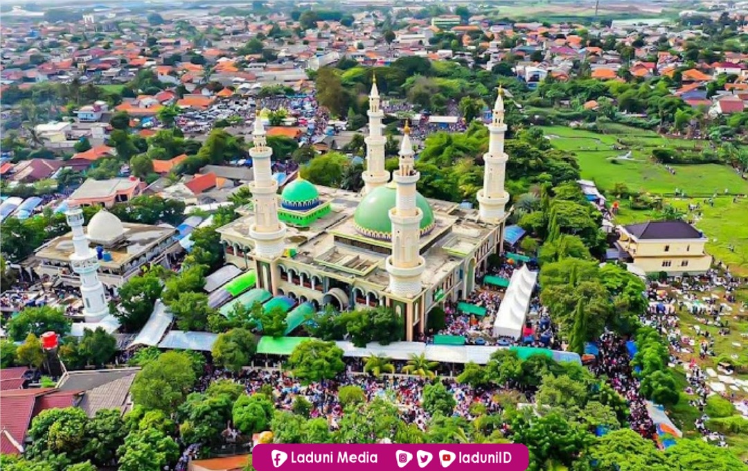 Ziarah di Makam Abuya Ahmad Dimyati Cilongok, Muasis Pesantren Istiqlaliyah Banten