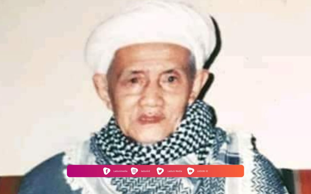 Biografi KH. Syansuri Badawi