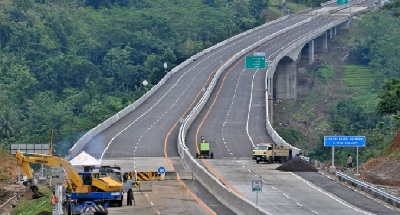 Jokowi: Pihak Swasta yang Berani Bangun Tol di Sumatera, Saya Kasihkan