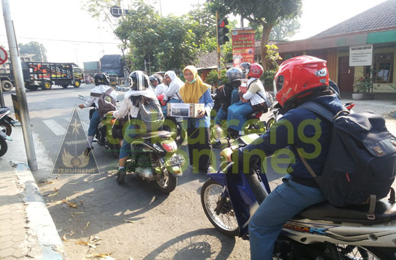 Peduli Korban Gempa, BEM FIP Unhasy Turun Aksi Galang Dana