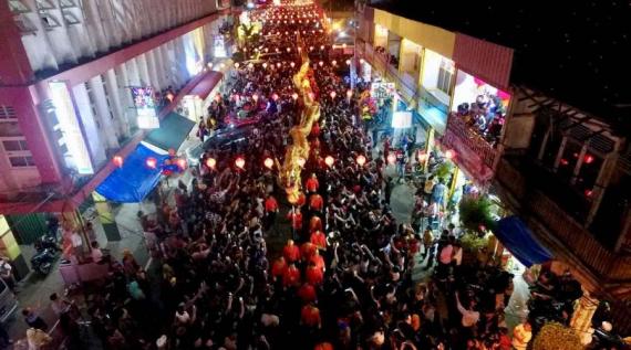 Malam Pawai Lampion Di SIngkawang Sangat Meriah