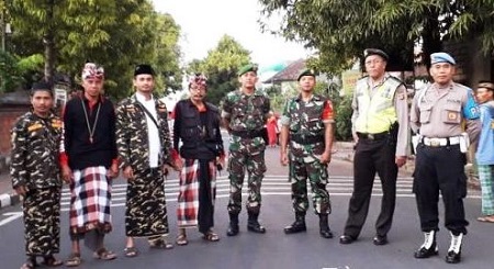 Muslim Bali Turut Jaga Ritual Galungan dan Kuningan