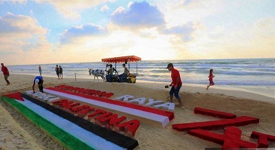 Cinta Indonesia, Pemuda Palestina Ini Menulis Persembahan HUT RI 74