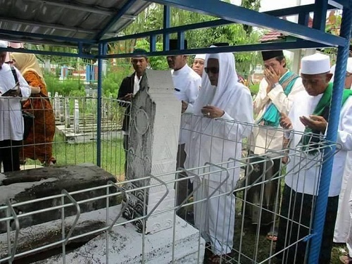 Waliyullah Hidup di Alam Barzakh Sebagaimana Hidup di Dunia