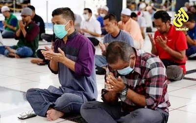 Khutbah Jumat: Allah Melipatgandakan Rahmat-Nya Bagi Siapapun yang Dikehendaki