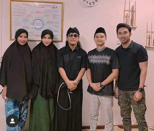 Nyaman Mendengar Adzan, DJ Butterfly Asal Thailand Ini Masuk Islam