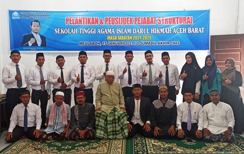 Ketua STAI Darul Hikmah Aceh Lantik 11 Pejabat Baru