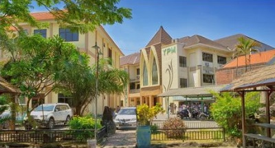 Lintas Ziarah dan Berdoa di Makam KH. M. Hasyim Latief Sidoarjo